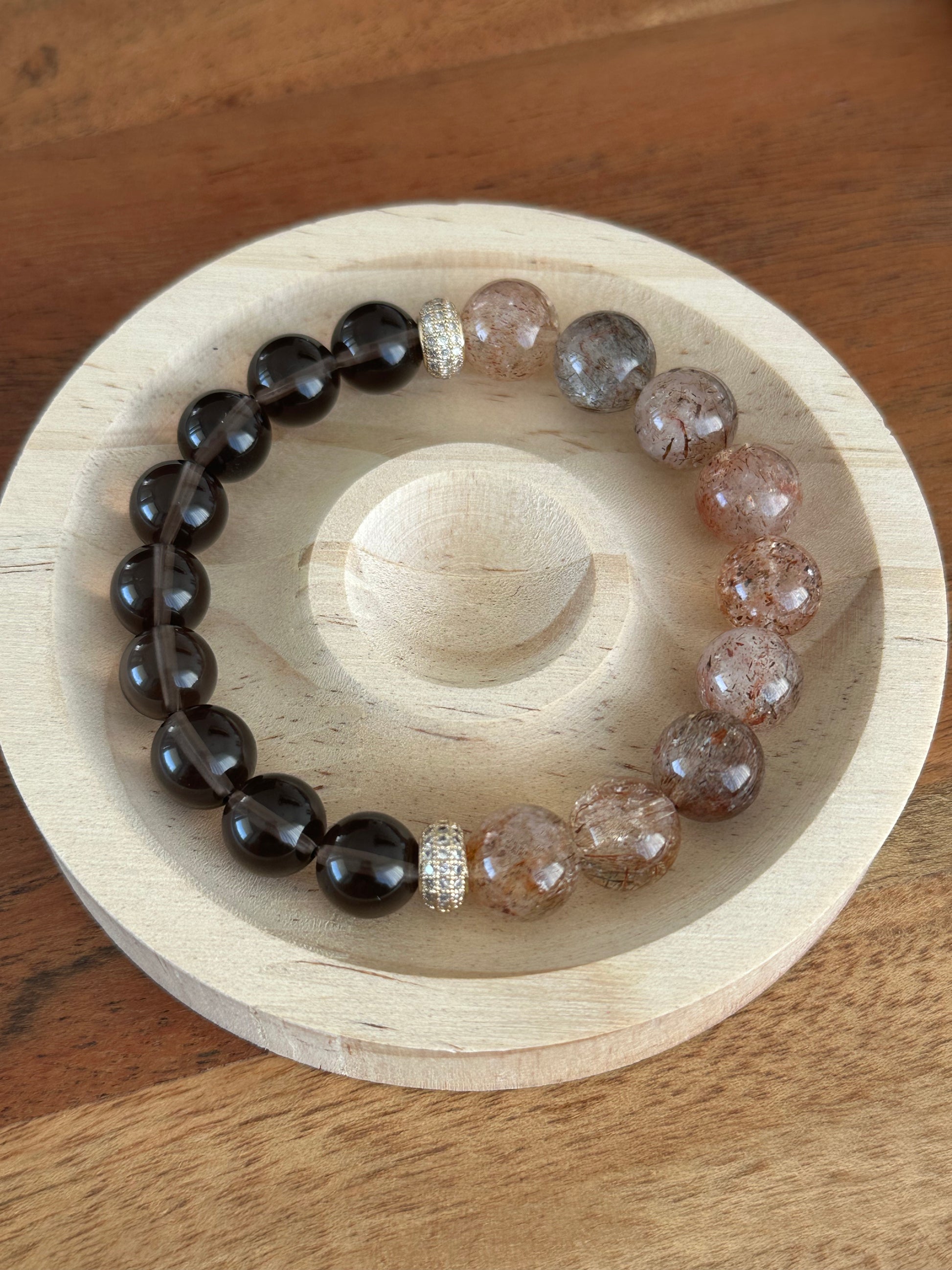 Handgefertigtes Armband aus Rauchquarz und Super Seven – ein kraftvolles Heilsteinarmband zur Erdung, inneren Klarheit und spirituellen Verbindung