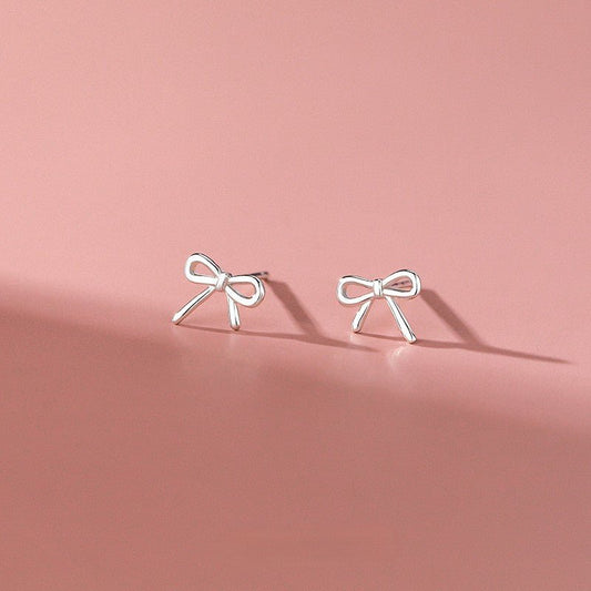 Bow Elegance – S999 Feinsilber Ohrstecker im filigranen Schleifen - Design - AuraGleam