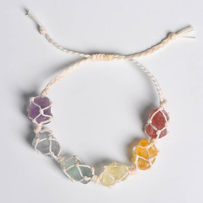 Crystal Candy – Makramee Armband mit Rohsteinen - AuraGleam