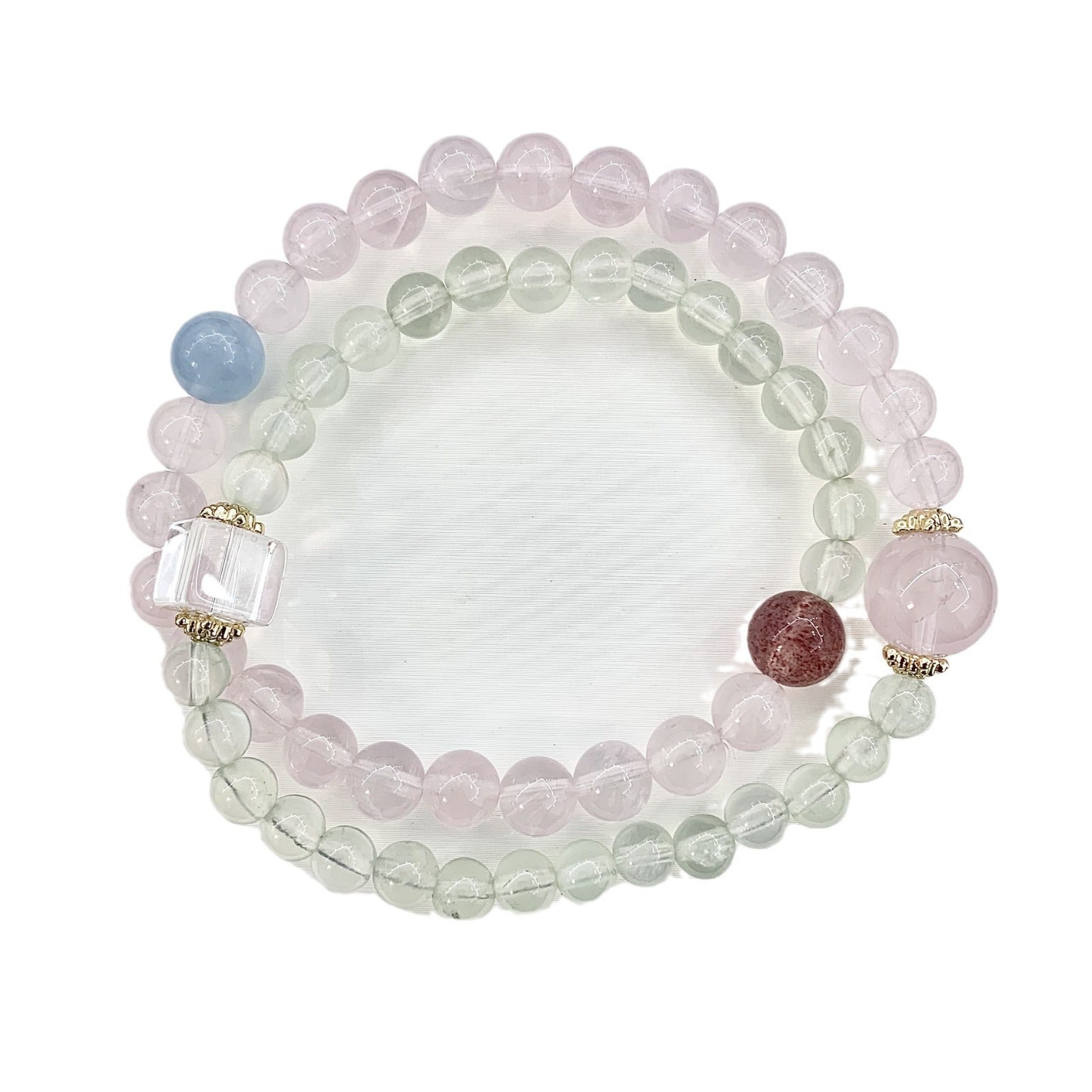 Mehrlagiges Heilstein-Armband aus Prehnit, Rosenquarz, Aquamarin und weiteren Edelsteinen – zartes Design für Balance und innere Ruhe