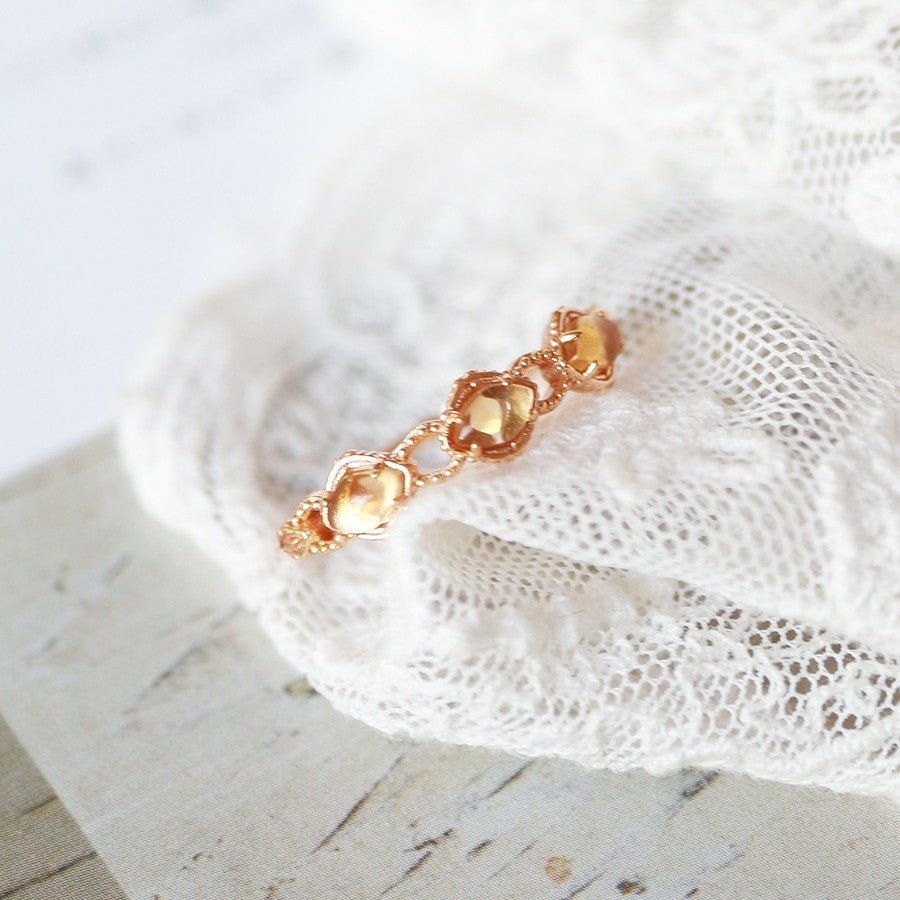 Honey Charm – Verstellbarer Vintage - Ring mit gelben Kristallsteinen, vergoldet - AuraGleam