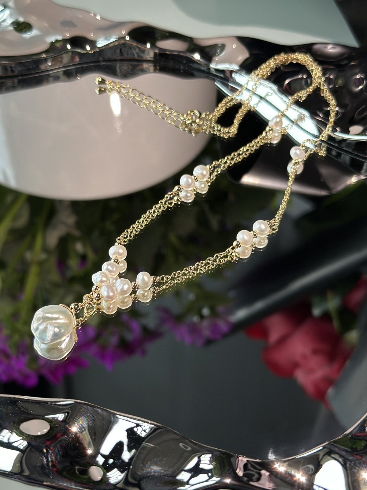Lune Blanche – 14K Vergoldete Perlenkette mit Barockanhänger - AuraGleam