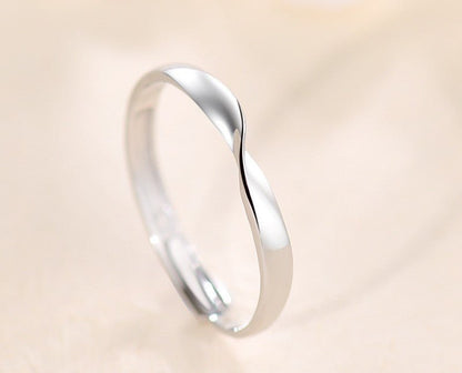 Möbius Liebe – S999 Feinsilber - Partnerring mit symbolischer Drehung (verstellbar) - AuraGleam