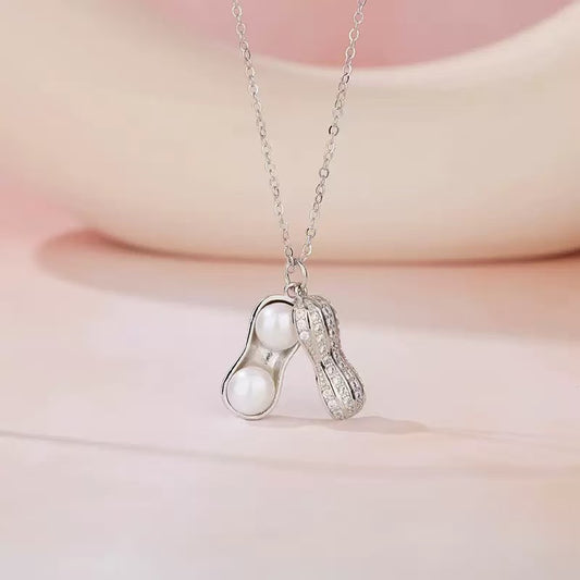 Peanut necklace with pearls