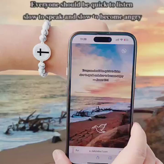NFC-Armband mit Natursteinen und Kreuzanhänger – Bibelvers-Funktion über NFC für spirituelle Begleitung im Alltag