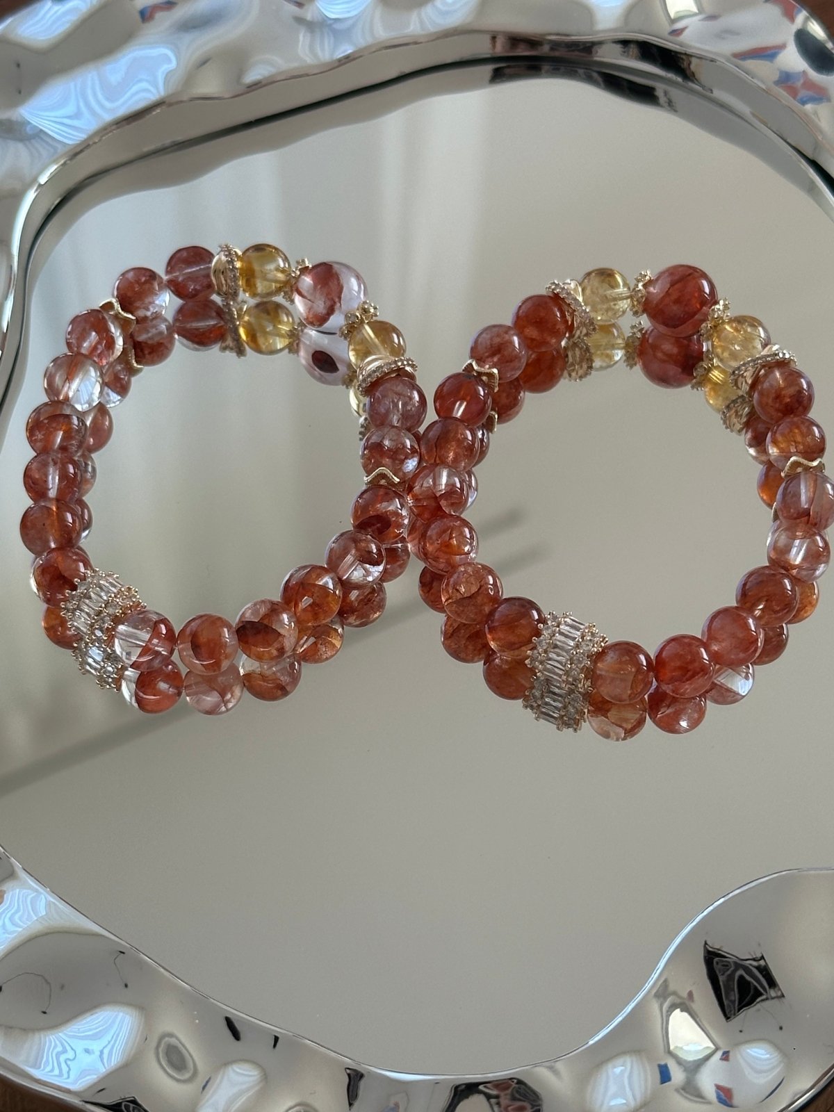 Red Bloom – Rotes Blütenkristall Armband - AuraGleam