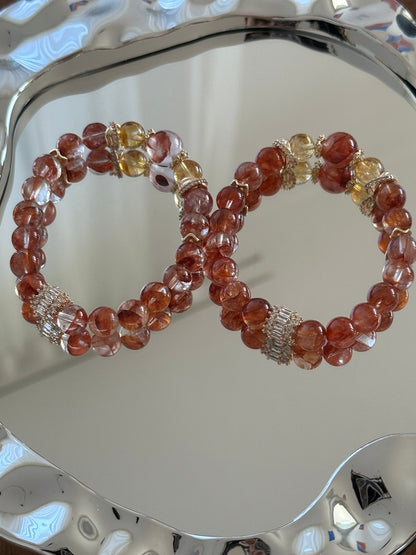 Red Bloom – Rotes Blütenkristall Armband - AuraGleam