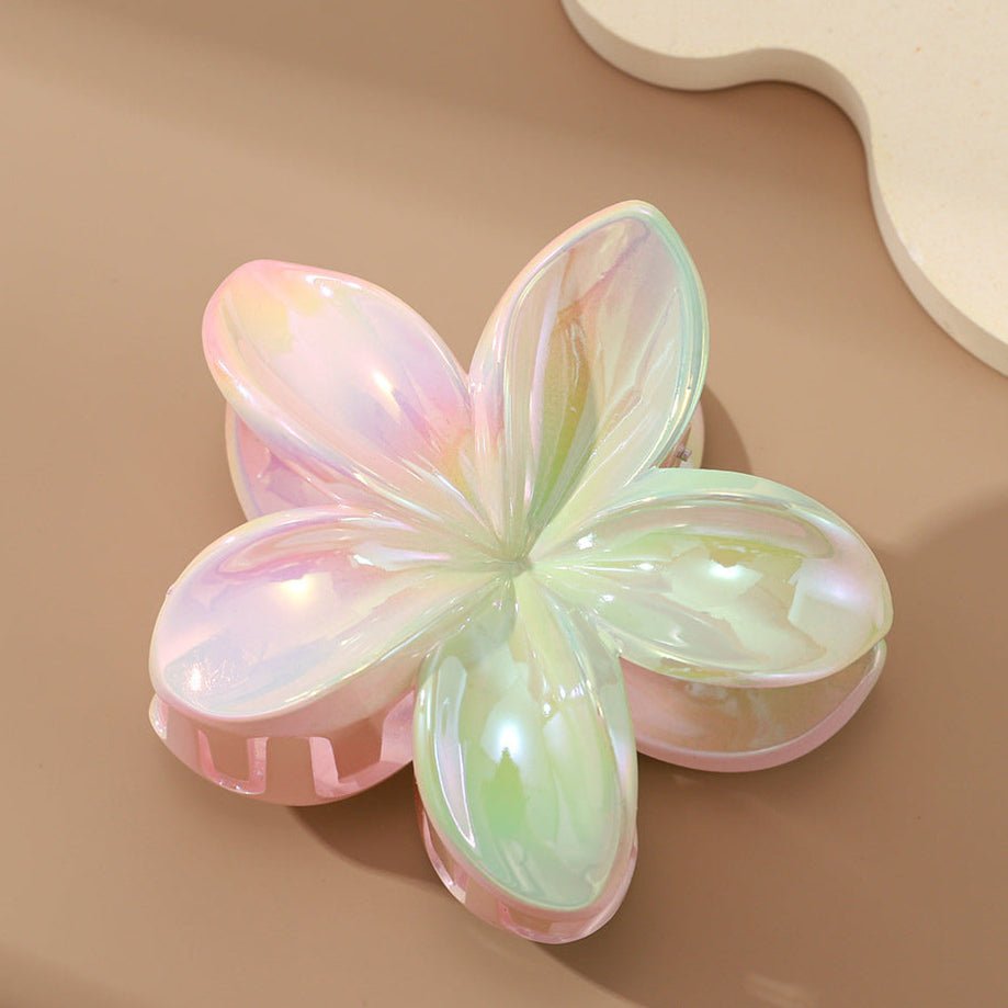 Regenbogenfarbene Haarspange „Plumeria“ – Glänzender Blüten - Klauenclip - AuraGleam