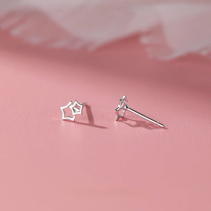 Starry Charm – S999 Feinsilber Ohrrstecker im modischen Stern - Design - AuraGleam