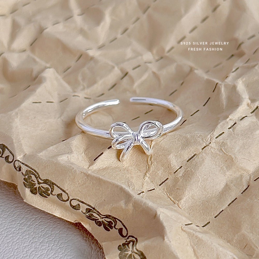 Sweet Bow – S925 Silberring mit zartem Schleifen - Design (verstellbar) - AuraGleam