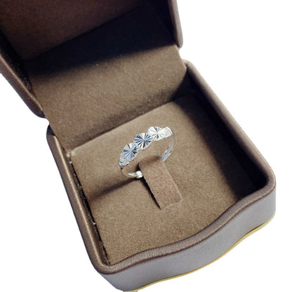 Triple Heart Ring – Verstellbarer Ring aus 990er Silber mit diamantierter Gravur - AuraGleam